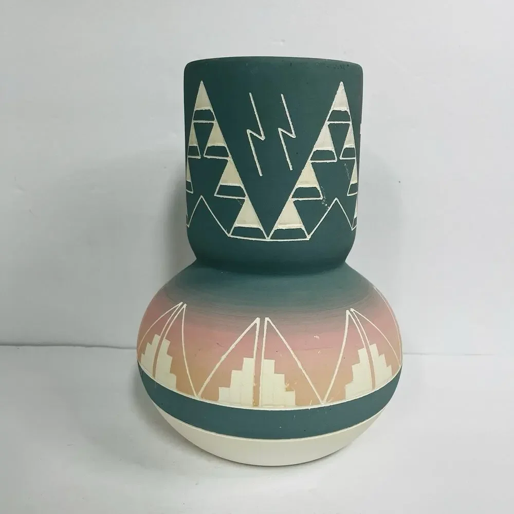 sioux pottery vase signed high‎ elk 9 inches blue pink white